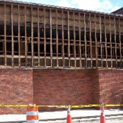 The brick work on the facade is completed. 